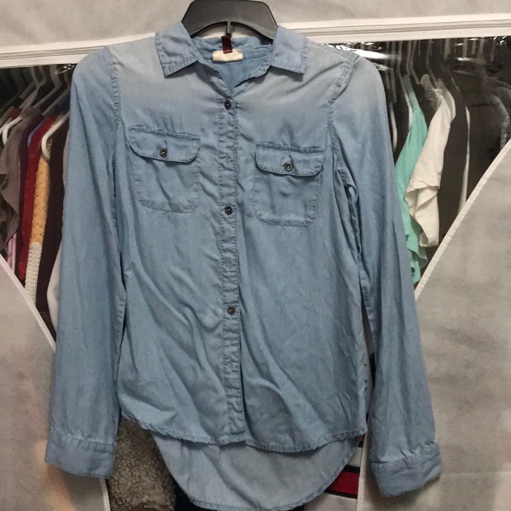 SO brand long sleeve button up shirt